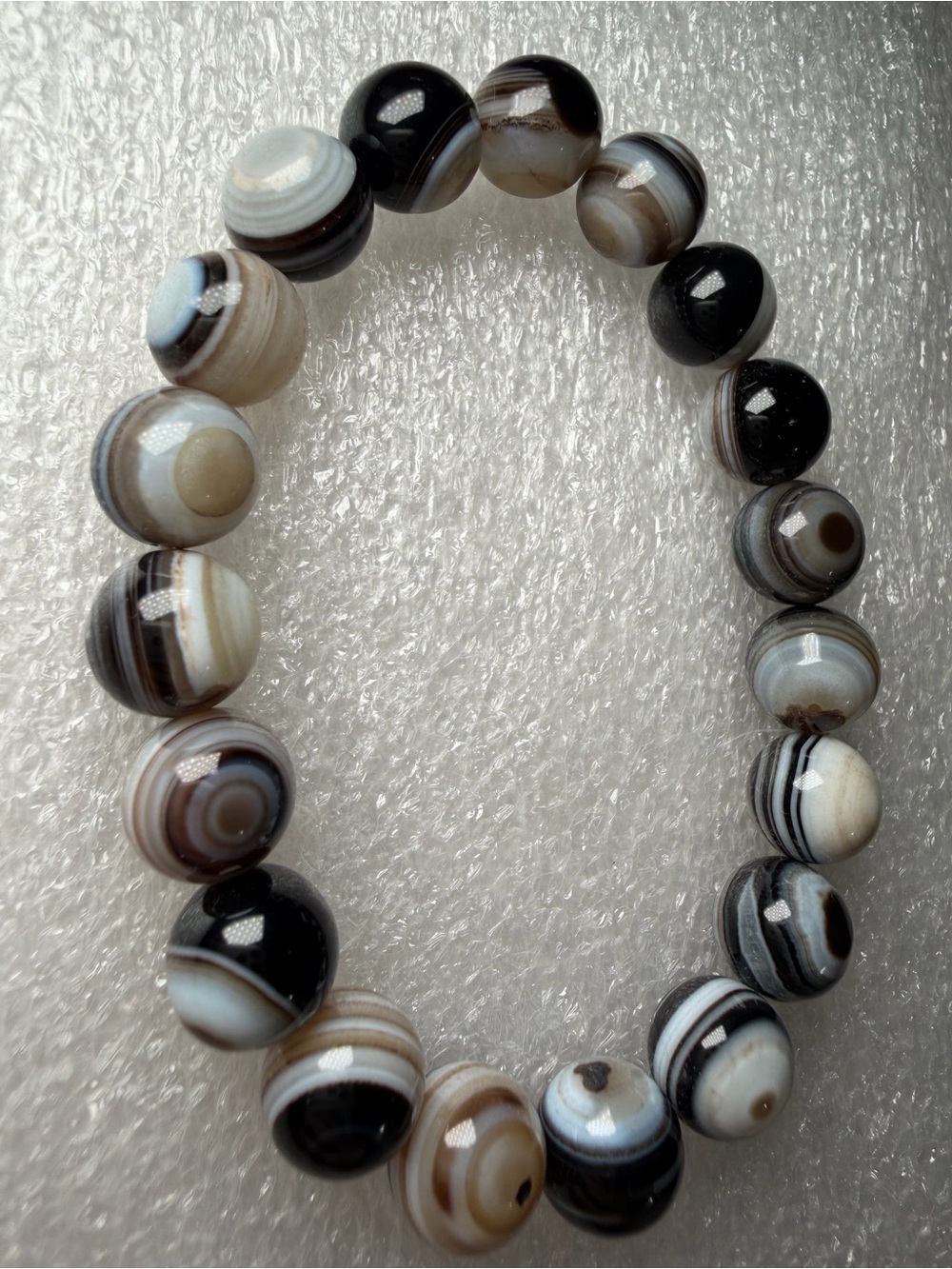 Beautiful 10MM Black “Eyeball” Agate Natural Crystal Bracelet
